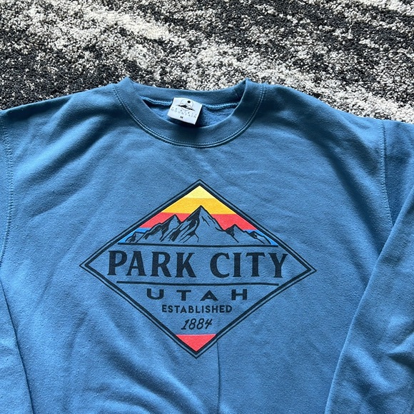 Patagonia inspired Park City Utah Crewneck - Picture 3 of 7